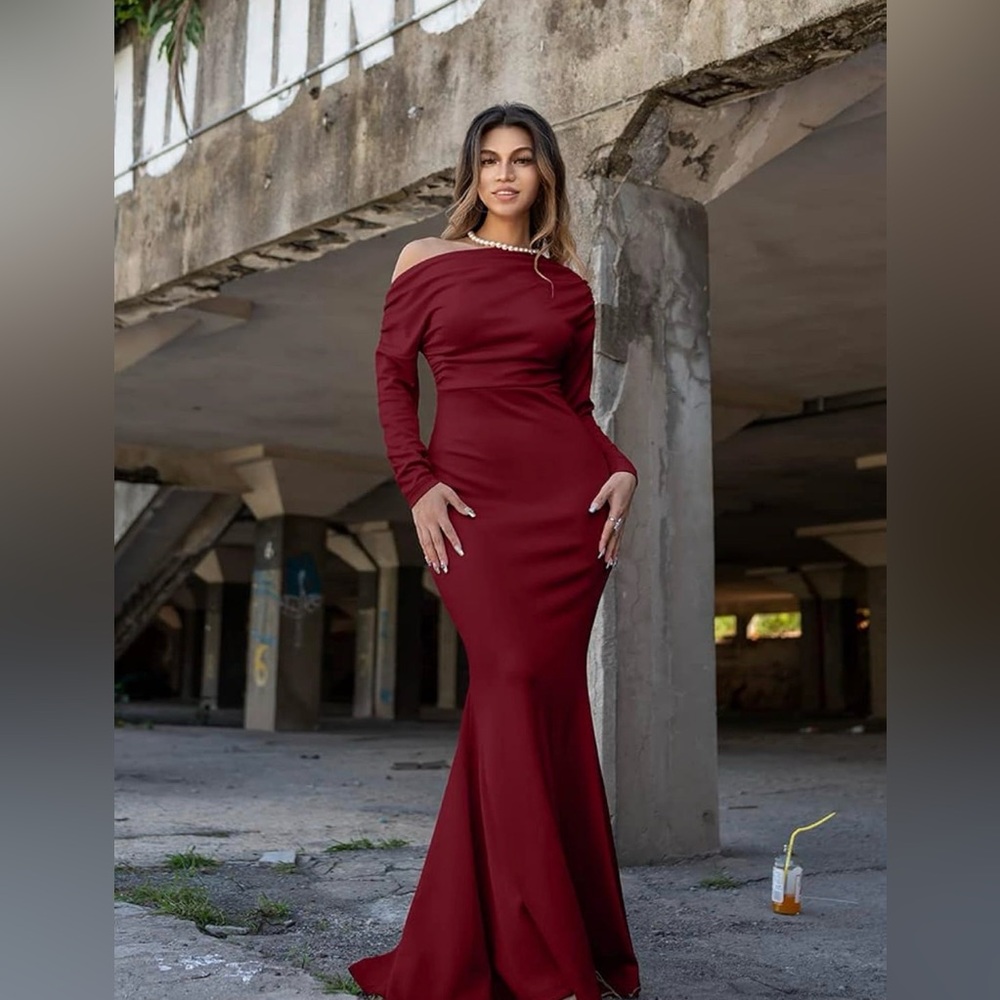 Elegant Burgundy Maxi Dress